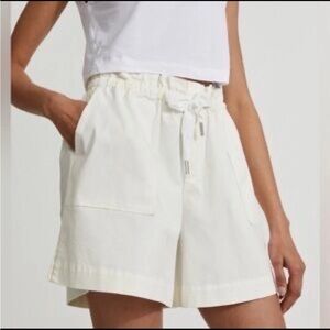 Varley Women's High Waist Shorts in Cream